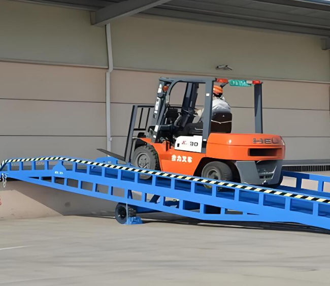 芜湖移动式卸货平台（叉车用）